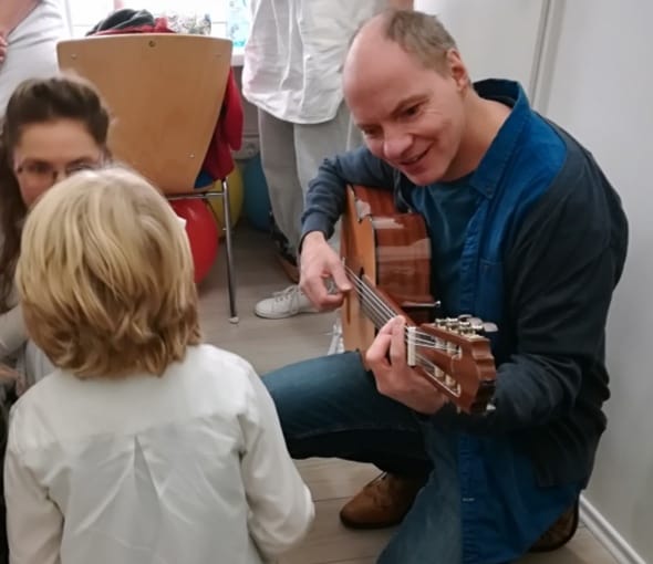 Ronald-Troksa-mitKindern